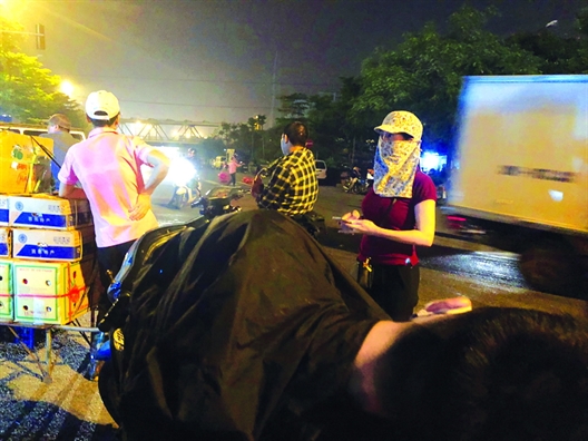 Nữ nhà báo điều tra Liên Liên: 'Có những thứ chúng ta yêu mà không sợ bị phản bội' Nu nha bao dieu tra Lien Lien: 'Co nhung thu chung ta yeu ma khong so bi phan boi'