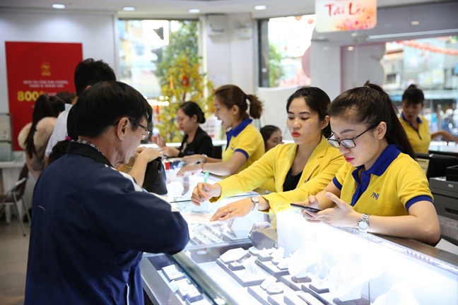 Giá vàng trồi sụt, nên mua vào hay bán ra? Gia vang troi sut, nen mua vao hay ban ra?