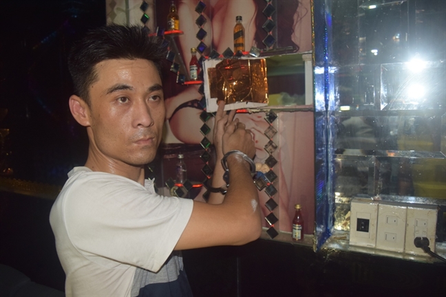 Cặp vợ chồng điều hành đường dây ma túy và 'động bay' lớn nhất xứ Huế Cap vo chong dieu hanh duong day ma tuy va 'dong bay' lon nhat xu Hue