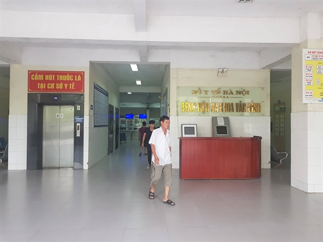 Vụ gia đình tố bệnh viện làm bé trai chết oan: Giám đốc bệnh viện nói bác sĩ hạn chế chuyên môn Vu gia dinh to benh vien lam be trai chet oan: Giam doc benh vien noi bac si han che chuyen mon