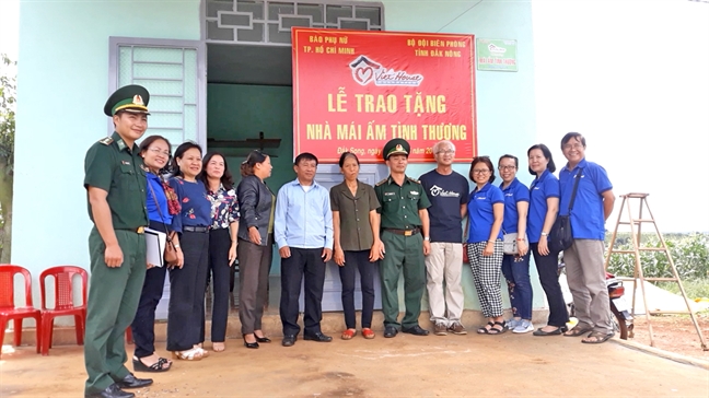 Hai phụ nữ sống trong tột cùng cơ cực đón nhận niềm vui Hai phu nu song trong tot cung co cuc don nhan niem vui