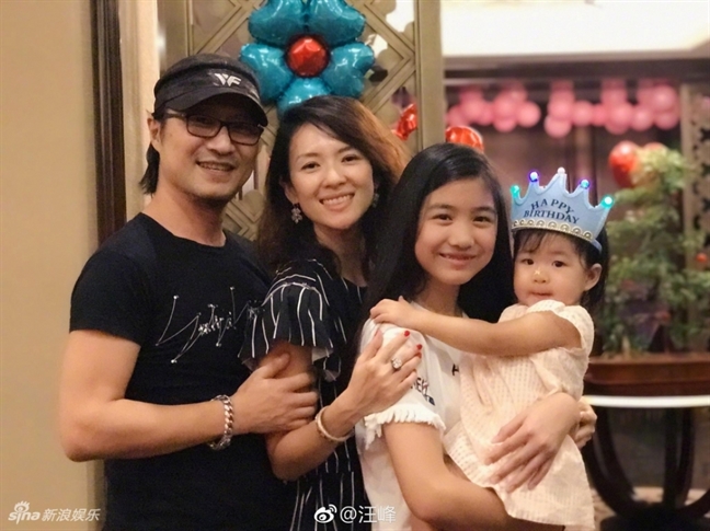 Vợ cũ lên tiếng bóng gió giữa tin đồn Uông Phong và Chương Tử Di chuẩn bị đón con thứ hai Vo cu len tieng bong gio giua tin don Uong Phong va Chuong Tu Di chuan bi don con thu hai