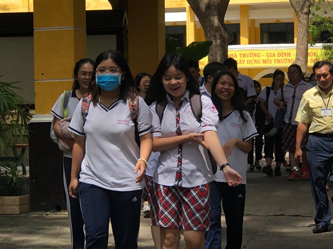 Đề dễ, thí sinh cười tươi 'tạm biệt' kỳ thi De de, thi sinh cuoi tuoi 'tam biet' ky thi