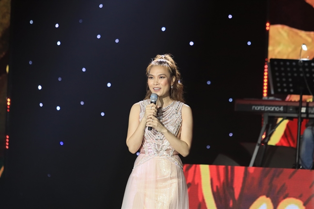 Mỹ Tâm và Đàm Vĩnh Hưng, ai được cố đạo diễn Huỳnh Phúc Điền ưu ái hơn? My Tam va Dam Vinh Hung, ai duoc co dao dien Huynh Phuc Dien uu ai hon?
