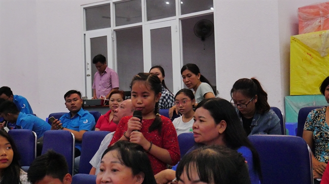 Các thành viên trong gia đình hãy yêu thương, tôn trọng, chia sẻ và đùm bọc nhau Cac thanh vien trong gia dinh hay yeu thuong, ton trong, chia se va dum boc nhau