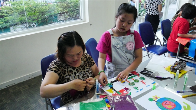 Các thành viên trong gia đình hãy yêu thương, tôn trọng, chia sẻ và đùm bọc nhau Cac thanh vien trong gia dinh hay yeu thuong, ton trong, chia se va dum boc nhau