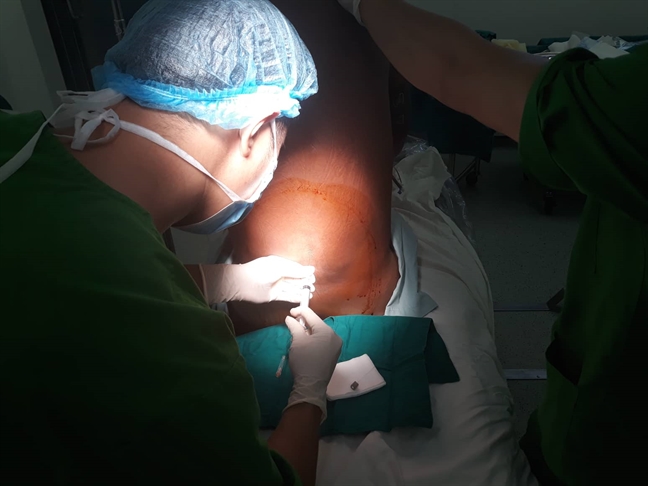 Nhiều bệnh viện than trách đã bỏ tiền 'đầu tư' nhưng bác sĩ học xong không ở lại Nhieu benh vien than trach da bo tien 'dau tu' nhung bac si hoc xong khong o lai