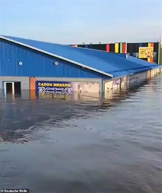 Băng tan và mưa lớn khiến nhiều khu vực ở Nga chìm trong nước lũ Bang tan va mua lon khien nhieu khu vuc o Nga chim trong nuoc lu