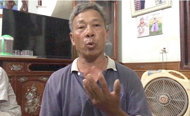 Người phụ nữ khóc ngất vì chồng tử nạn, con và 2 cháu mất tích Nguoi phu nu khoc ngat vi chong tu nan, con va 2 chau mat tich