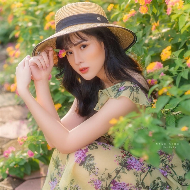Nhan sắc người yêu nổi tiếng với phát ngôn 'có vương miện là có tiền' của cầu thủ Trọng Đại Nhan sac nguoi yeu noi tieng voi phat ngon 'co vuong mien la co tien' cua cau thu Trong Dai