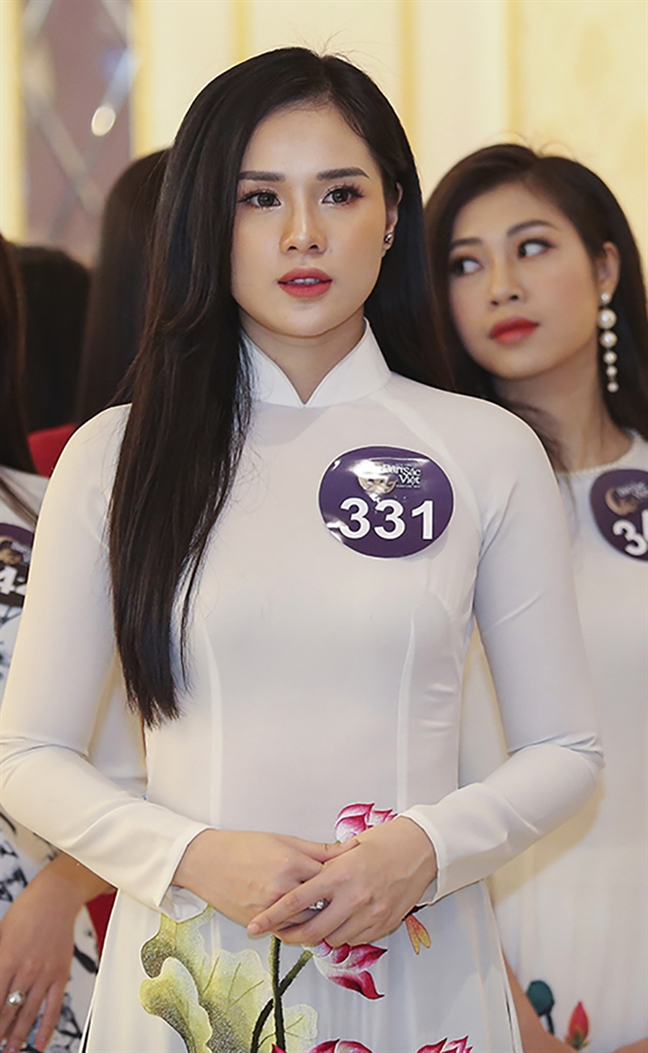 Nhan sắc người yêu nổi tiếng với phát ngôn 'có vương miện là có tiền' của cầu thủ Trọng Đại Nhan sac nguoi yeu noi tieng voi phat ngon 'co vuong mien la co tien' cua cau thu Trong Dai