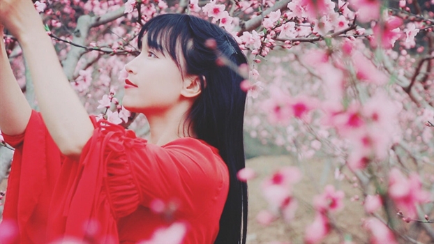 Vì sao nhan sắc không nổi bật nhưng cô gái này lại được gọi là 'tiên nữ đồng quê'? Vi sao nhan sac khong noi bat nhung co gai nay lai duoc goi la 'tien nũ dòng que'?