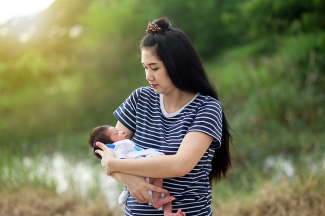 Bỏ con dễ như phủi bụi trên áo Bo con de nhu phui bui tren ao