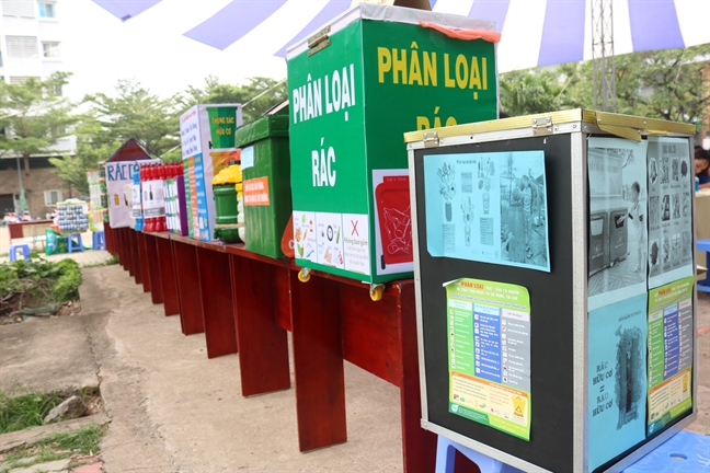 Phong phú những thùng rác đa năng được làm từ…rác Phong phu nhung thung rac da nang duoc lam tu…rac