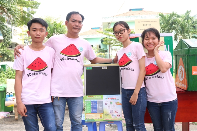 Phong phú những thùng rác đa năng được làm từ…rác Phong phu nhung thung rac da nang duoc lam tu…rac