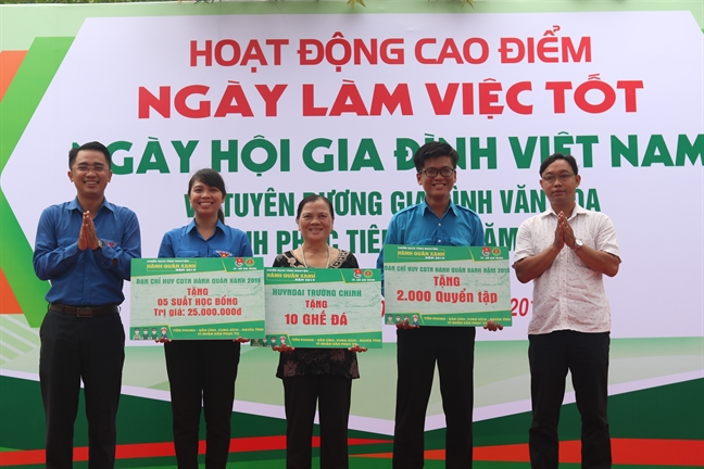 Nỗi buồn “Gia đình điện tử” Noi buon “Gia dinh dien tu”