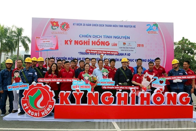 Tuổi trẻ ngành điện góp công cho kỳ nghỉ hồng Tuoi tre nganh dien gop cong cho ky nghi hong