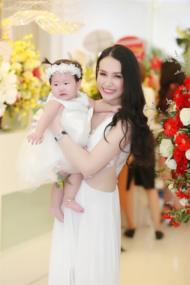 Đọ nhan sắc những bà vợ doanh nhân của sao Việt Do nhan sac nhung ba vo doanh nhan cua sao Viet