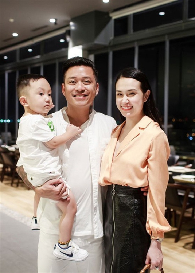 Đọ nhan sắc những bà vợ doanh nhân của sao Việt Do nhan sac nhung ba vo doanh nhan cua sao Viet