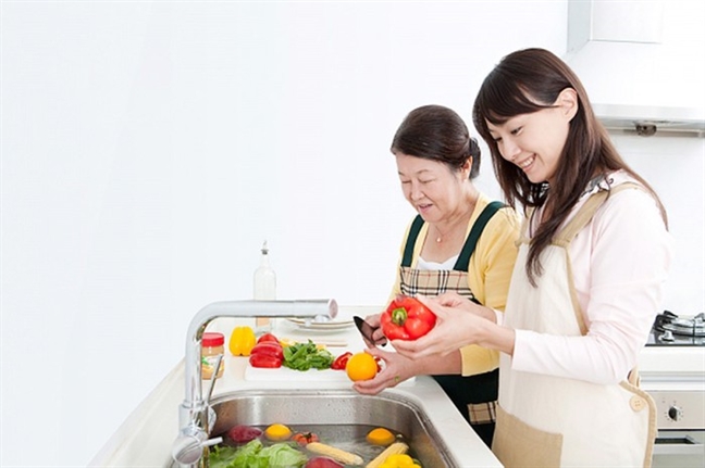 Đàn bà gì mà chẳng nấu nổi một bữa cơm Dan ba gi ma chang nau noi mot bua com