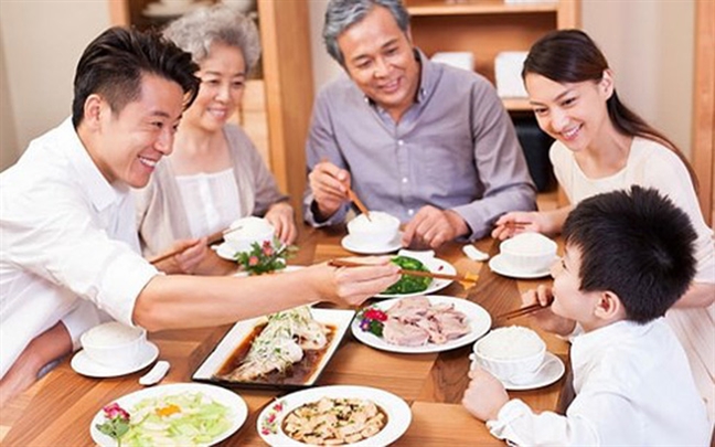 Đàn bà gì mà chẳng nấu nổi một bữa cơm Dan ba gi ma chang nau noi mot bua com