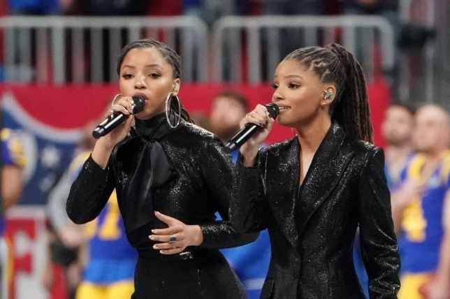 Ca sĩ da màu Halle Bailey đóng 'Nàng tiên cá' gây tranh cãi Ca si da mau Halle Bailey dong 'Nang tien ca' gay tranh cai