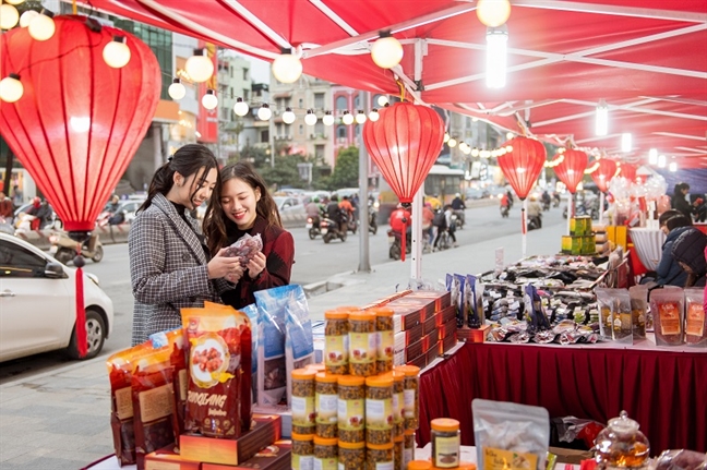 Hơn 800 thương hiệu khuyến mãi đặc biệt trong mùa lễ hội Red Sale Carnival 2019 Hon 800 thuong hieu khuyen mai dac biet trong mua le hoi Red Sale Carnival 2019