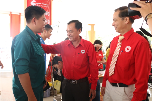 1.574 người tham gia hiến máu cứu người 1.574 nguoi tham gia hien mau cuu nguoi