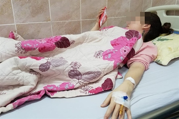 Sau vụ khách dự tiệc cưới tố gây ngộ độc tập thể, Nhà hàng Adora Tân Bình bị phạt 8 triệu đồng Sau vu khach du tiec cuoi to gay ngo doc tap the, Nha hang Adora Tan Binh bi phat 8 trieu dong