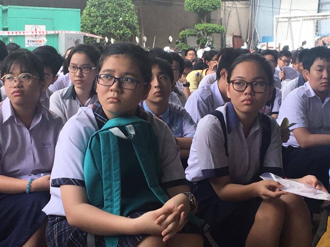 TP.HCM khó giảm sĩ số, tăng học sinh học 2 buổi/ngày TP.HCM kho giam si so, tang hoc sinh hoc 2 buoi/ngay