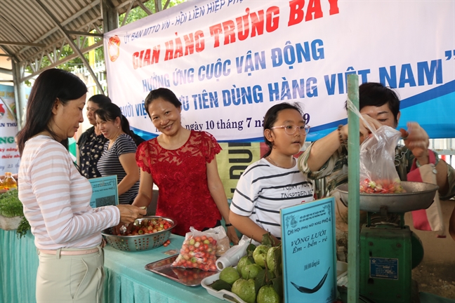 Gói, đựng hàng bằng lá chuối, túi giấy, túi vải: tại sao không? Goi, dung hang bang la chuoi, tui giay, tui vai: tai sao khong?