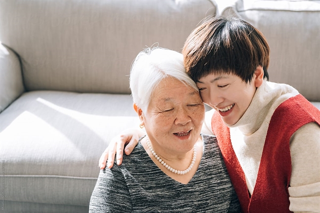 Mẹ chồng muốn uống trà giảm cân Me chong muon uong tra giam can