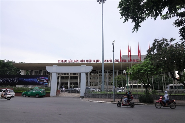Lý do chương trình tôn vinh hàng chục 'nữ hoàng' phải huỷ bỏ Ly do chuong trinh ton vinh hang chuc 'nu hoang' phai huy bo