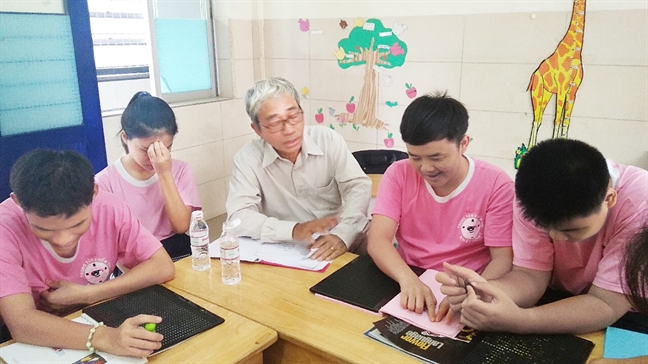 Lớp học đặc biệt của nhà văn Trần Quốc Toàn Lop hoc dac biet cua nha van Tran Quoc Toan