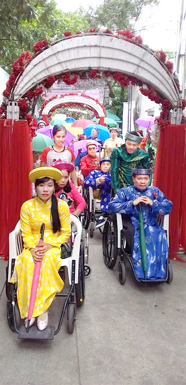 Chục năm trời sóng gió cùng nhau, cuối cùng họ đã khoác áo cưới Chuc nam troi song gio cung nhau, cuoi cung ho da khoac ao cuoi