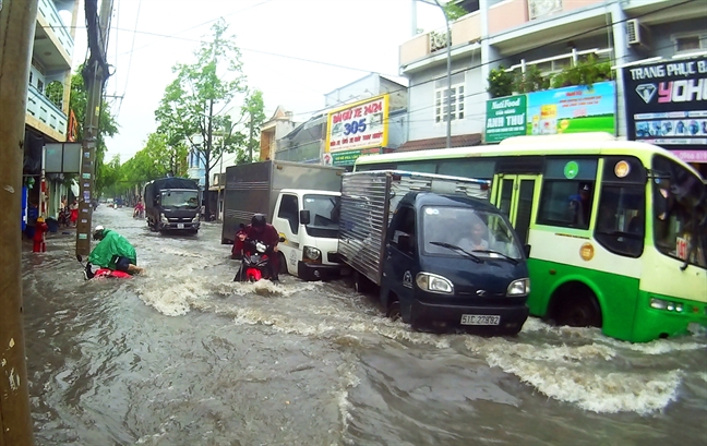 Từ cái lu chống ngập, nghĩ về quản trị nước mưa Tu cai lu chong ngap, nghi ve quan tri nuoc mua
