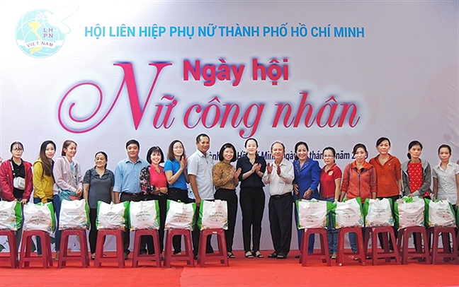 Kết nối chị em để Hội ngày càng vững mạnh Ket noi chi em de Hoi ngay cang vung manh