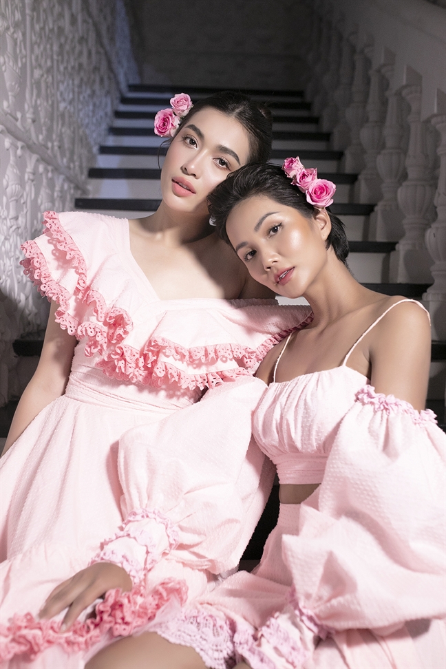 BTC gặp khó khi xếp lịch để H’Hen Niê, Lệ Hằng catwalk chung BTC gap kho khi xep lich de H’Hen Nie, Le Hang catwalk chung