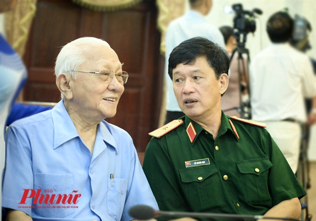 'Bạn, thù có thể thay đổi, chỉ độc lập dân tộc là không đổi' 'Ban, thu co the thay doi, chi doc lap dan toc la khong doi'
