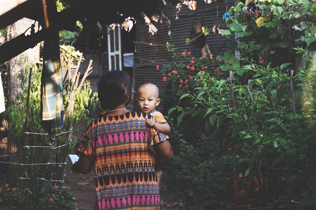 Cha mẹ bỏ đi, ông bà có thể nhập hộ khẩu cho cháu? Cha me bo di, ong ba co the nhap ho khau cho chau?