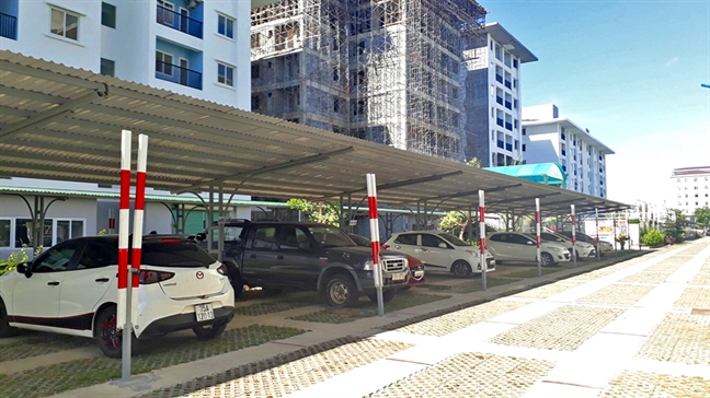 Chưa xin phép, bãi giữ xe chung cư vẫn ngang nhiên thu phí trái quy định Chua xin phep, bai giu xe chung cu van ngang nhien thu phi trai quy dinh