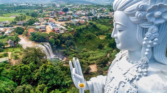 Nếu ngại chen chúc Đà Lạt, thị trấn nhỏ gần đó cũng mát lạnh không kém lại yên bình vô cùng Neu ngai chen chuc Da Lat, thi tran nho gan do cung mat lanh khong kem lai yen binh vo cung