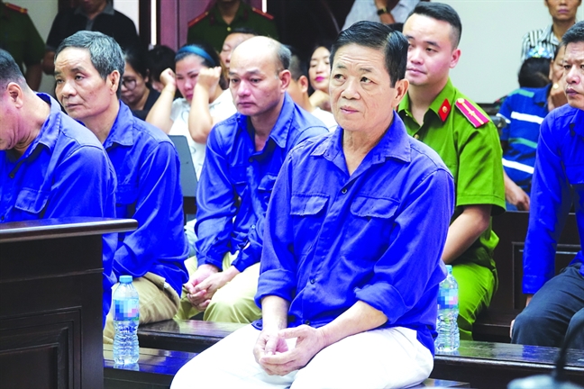 Dấu hỏi về trung tá công an trong vụ xử băng nhóm bảo kê chợ Long Biên Dau hoi ve trung ta cong an trong vu xu bang nhom bao ke cho Long Bien
