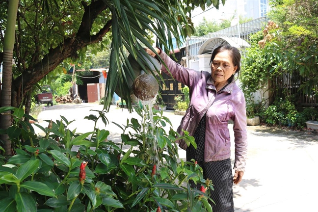 Hai người đàn bà đi qua chiến tranh Hai nguoi dan ba di qua chien tranh