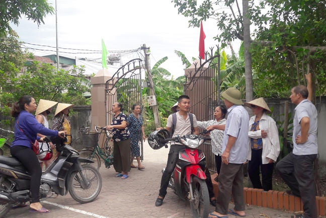 Điện quá yếu gây cháy nổ thiết bị, cả xóm quyết không đóng tiền Dien qua yeu gay chay no thiet bi, ca xom quyet khong dong tien