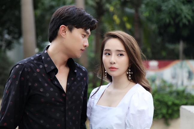 Từng có một cô Nhã phá nát gia đình tôi hệt như phim 'Về nhà đi con' Tung co mot co Nha pha nat gia dinh toi het nhu phim 'Ve nha di con'