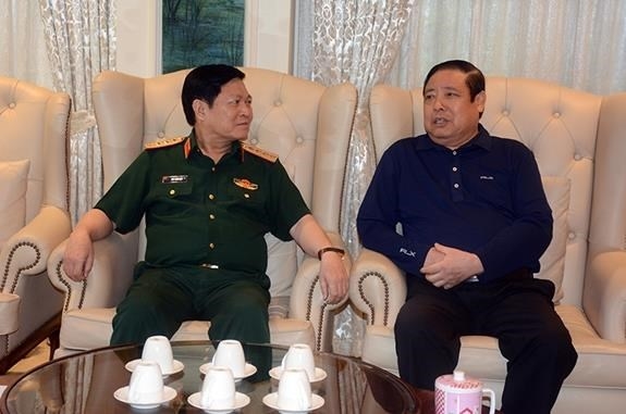 Đại tướng Ngô Xuân Lịch thăm Đại tướng Phùng Quang Thanh Dai tuong Ngo Xuan Lich tham Dai tuong Phung Quang Thanh