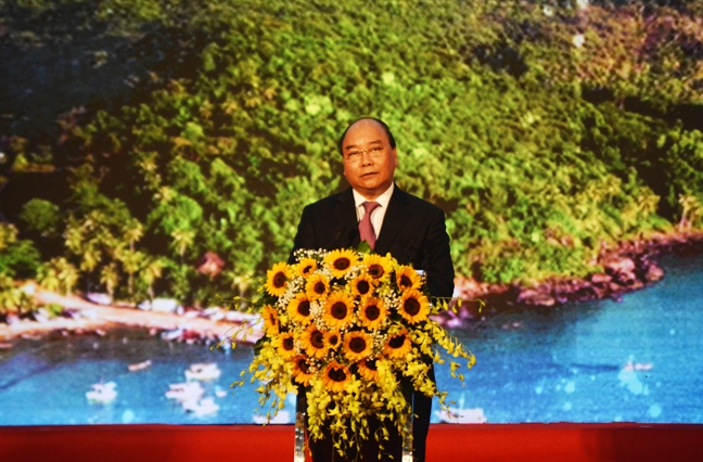 Thủ tướng Nguyễn Xuân Phúc: 'Phải tiết kiệm đất, không phá vỡ quy hoạch Phú Quốc' Thu tuong Nguyen Xuan Phuc: 'Phai tiet kiem dat, khong pha vo quy hoach Phu Quoc'