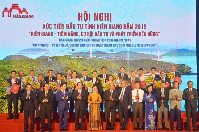 Thủ tướng Nguyễn Xuân Phúc: 'Phải tiết kiệm đất, không phá vỡ quy hoạch Phú Quốc' Thu tuong Nguyen Xuan Phuc: 'Phai tiet kiem dat, khong pha vo quy hoach Phu Quoc'