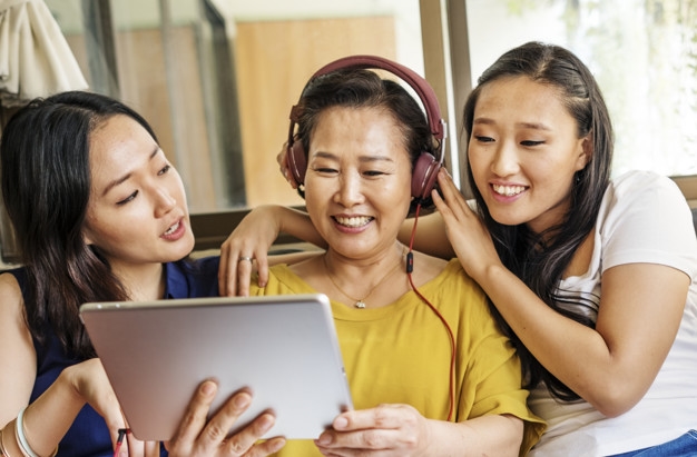 Nhà đủ đầy mà sao buồn quá Nha du day ma sao buon qua